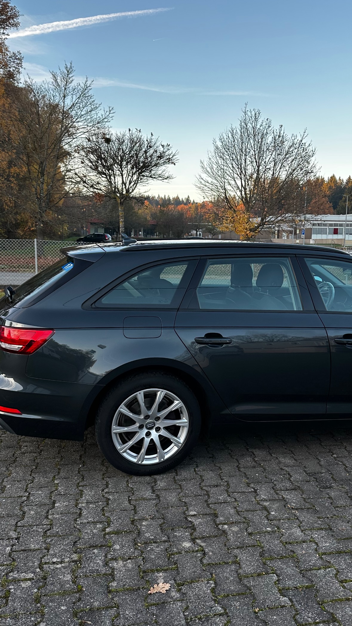 Fahrzeug nach Handwäsche und Lackversiegelung