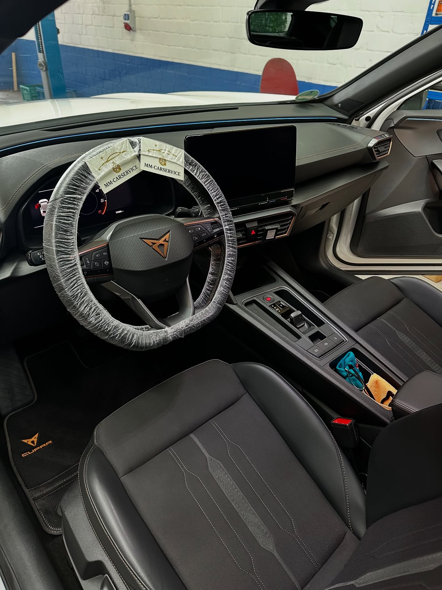 Innenraum eines CUPRA nach der Aufbereitung bei MM-Carservice in Nohfelden